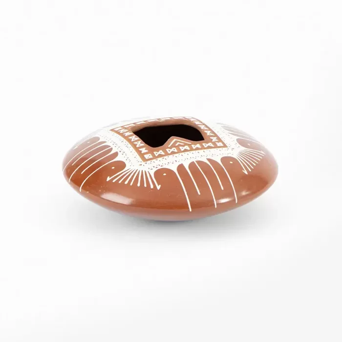 Medium terracotta pot