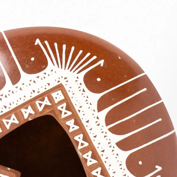 Medium terracotta pot