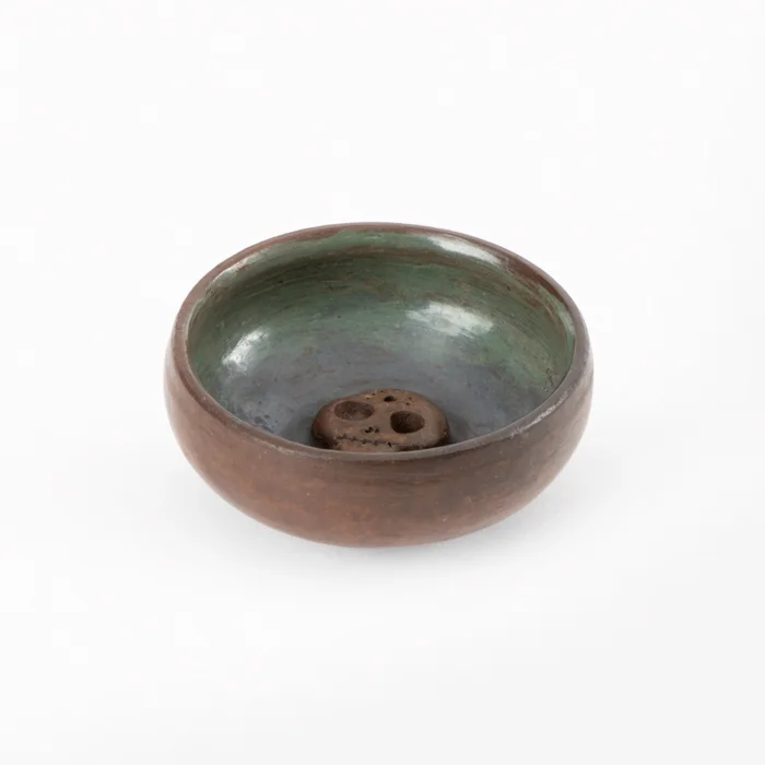 Round Mezcalero with engobes and natural dyes