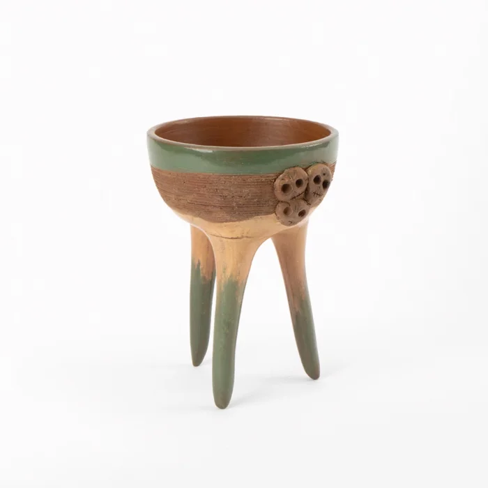 Sahumerium with engobes and natural dyes