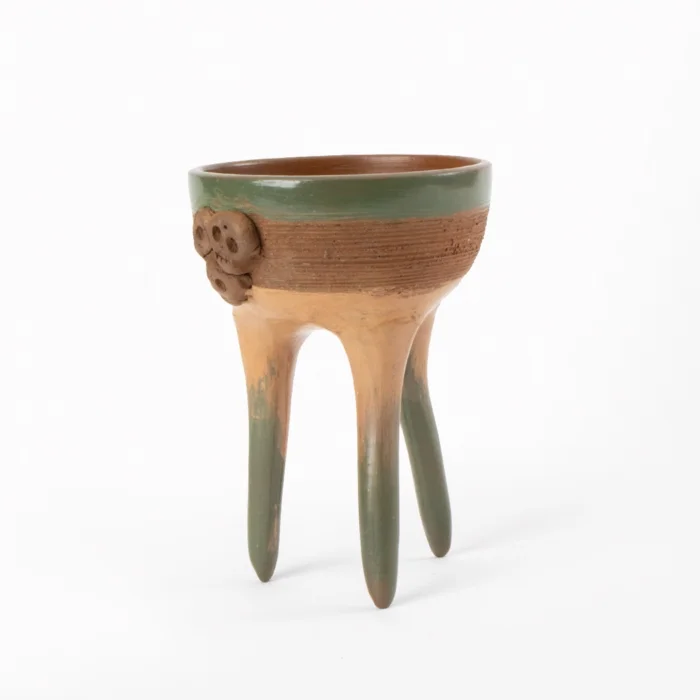 Sahumerium with engobes and natural dyes