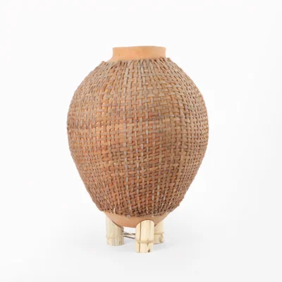 Tarahumara earthenware pot with base