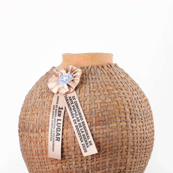 Tarahumara earthenware pot with base