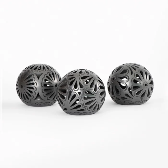 Esfera de barro negro para lámpara