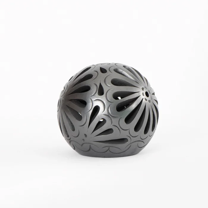 Esfera chica de barro negro para lámpara