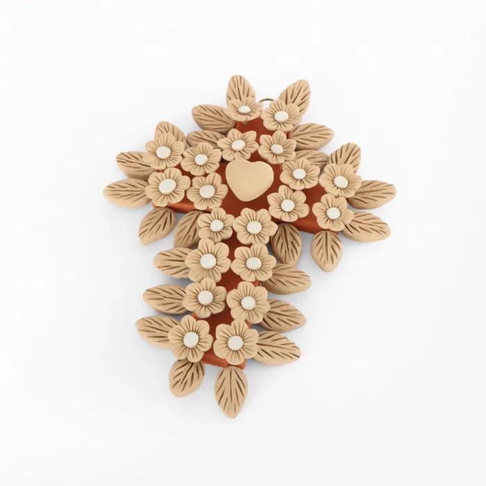 Large cross with pastillage flowers