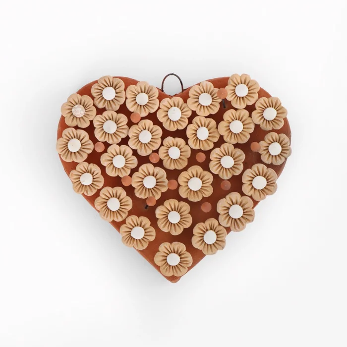 Flat heart with pastillage flowers