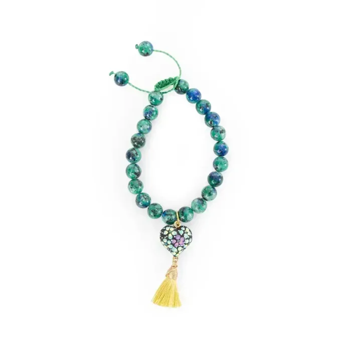 Pulsera de piedras de colores con dije de madera