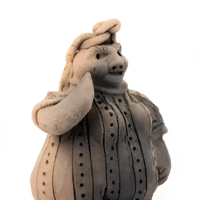 Mujer oaxaqueña de barro