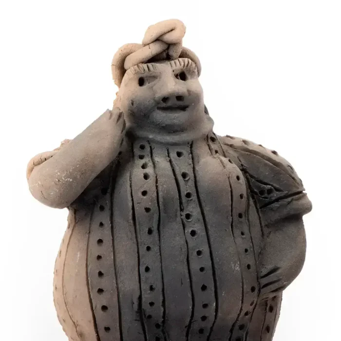 Mujer oaxaqueña de barro