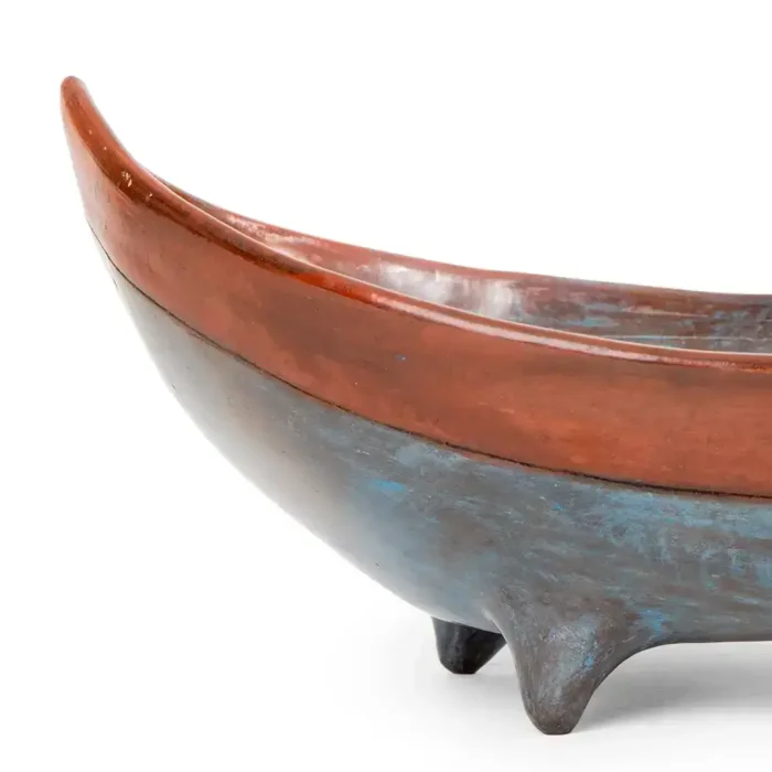Medium centerpiece, elongated