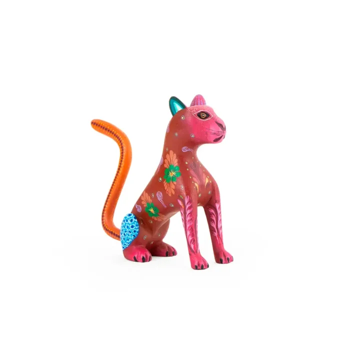 Alebrije jaguar rosa