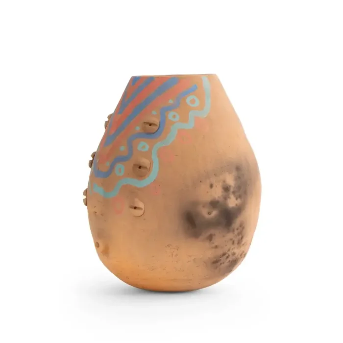 Medium vase with design