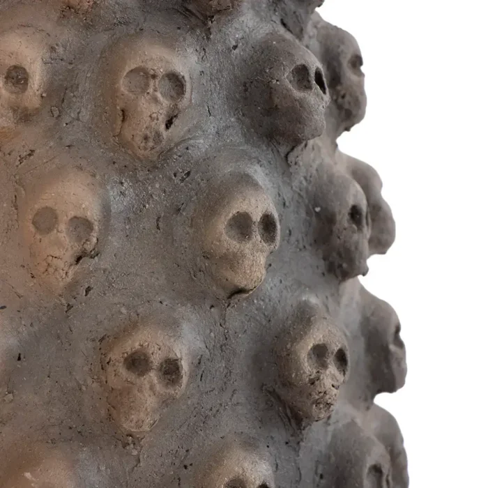 Cylinder skulls with small mouth