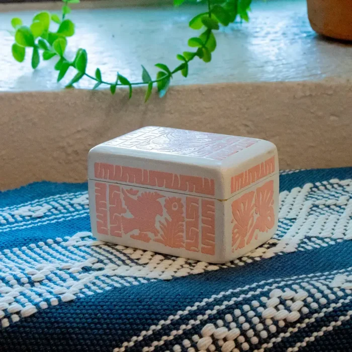 Caja de Olinalá miniatura