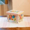 Caja de Olinalá con patitas, color blanco