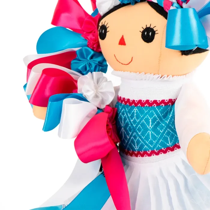 Muñeca Lele con traje típico