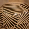 Round line pot